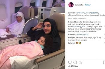 Ashanty ajak asisten rumah tangga pergi umrah. (Instagram/@suwarsiha)