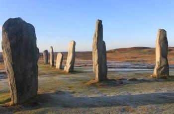 Potret Magis Formasi Bebatuan Tertua di Dunia, Callanish Stones