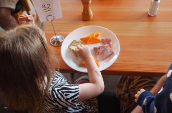 Aneh, Restoran Ini Larang Pengunjung Bawa Anak Kecil