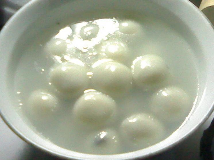 Tangyuan. (Wikimedia Commons)