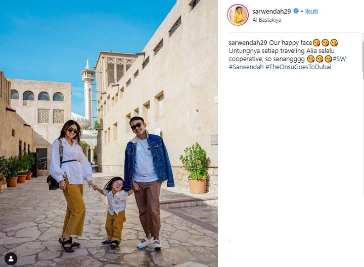 Foto liburan Ruben Onsu dan keluarga di Dubai. (Instagram/@sarwendah29)
