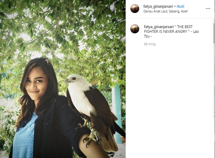 Gaya liburan Fatya Ginanjarsari. (Instagram/@fatya_ginanjarsari)