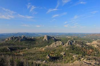 Menyisiri Jalan Berkelok di Black Hills dan Taman Nasional Badlands, AS