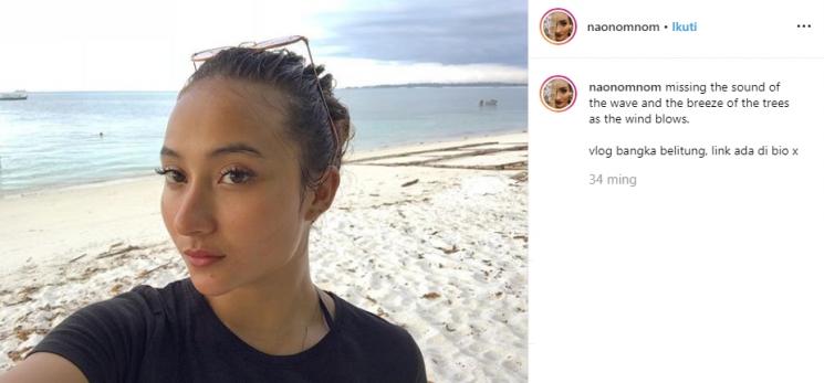 Gaya liburan Naomi Zaskia, wanita yang dikabarkan dekat dengan Sule. (Instagram/@naonomnom)