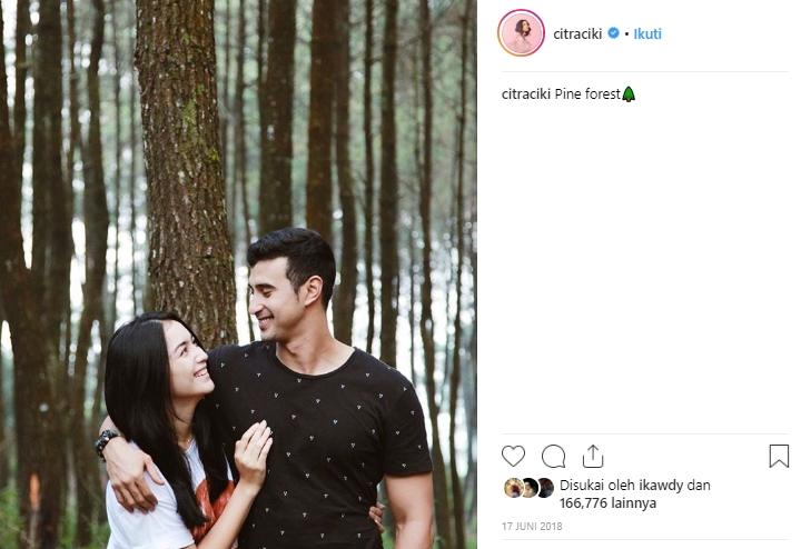 Gaya liburan Citra Kirana. (Instagram/@citraciki)