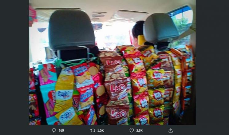 Driver Taksi Online Beri Snack Gratis Untuk Penumpang (twitter.com/Sahabat_Ojol)