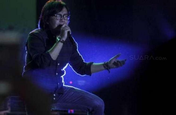 Band Dewa 19 feat Ari Lasso saat tampil memukau ribuan pengunjung dalam event bertajuk 