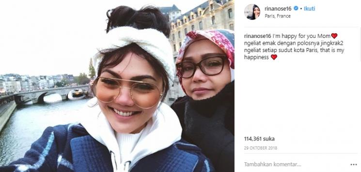 Gaya liburan Rina Nose. (Instagram/@rinanose16)