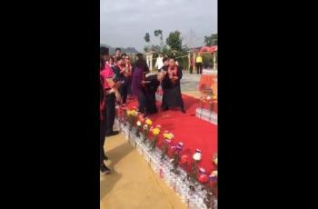 Mutar-mutar 150 Kali, Biksu Muntah Saat Pemberkatan Kuil (facebook.com/)