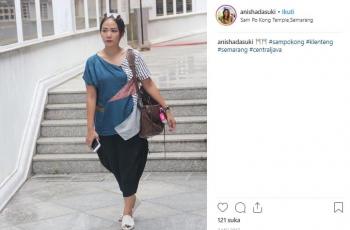 Gaya liburan Anisha Dasuki, moderator debat pilpres 2019 putaran kedua. (Instagram/@anishadasuki)