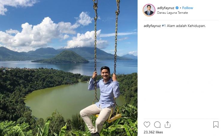 Gaya liburan Adly Fairuz, cucu Ma'aruf Amin. (Instagram/@adlyfayruz)