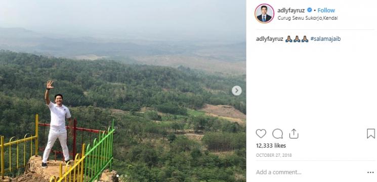 Gaya liburan Adly Fairuz, cucu Ma'aruf Amin. (Instagram/@adlyfayruz)