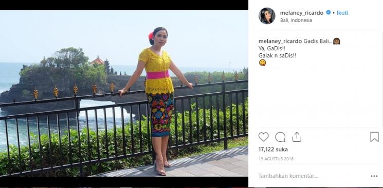 Gaya liburan Melaney Ricardo, sahabat Luna Maya. (Instagram/@melaney_ricardo)