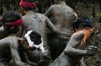 4 Fakta Unik Mebuug Buugan, Upacara Mandi Lumpur Pasca Nyepi di Bali