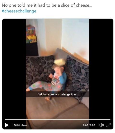 Tren Lempar Keju ke Muka Bayi (twitter.com/roshtiin)
