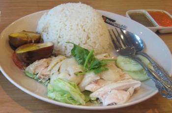 Nggak Pernah Absen, Orang Ini Makan Nasi Ayam Selama 450 Hari Lebih