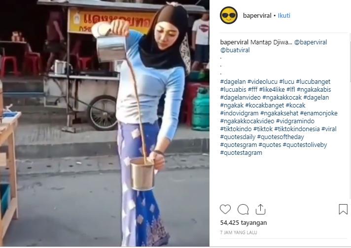 Wanita cantik pembuat teh tarik. (Instagram/@baperviral)