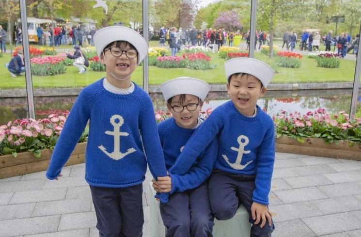 Song Triplets (instagram.com/songilkook)