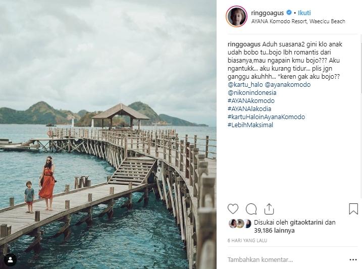 Potret liburan Ringgo Agus dan keluarga di Labuan Bajo. (Instagram/@ringgoagus)