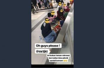 Ulah Penumpang MRT Jakarta Makan di Peron (twitter.com/ardiansyahyasin)