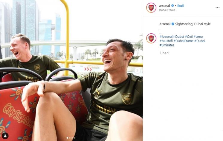 Pemain Arsenal mengunjungi sejumlah destinasi wisata di Dubai. (Instagram/@arsenal)