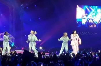 Tanpa Iringan Musik, Dua Lipa Tetap Membahana di Konser Lazada