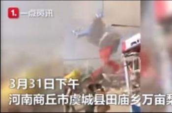 Istana Balon Dihantam Topan (youtube.com/People's Daily, China)