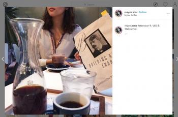 Bikin Melek, 5 Potret Mayzura Munaf, Adik Sherina yang Hobi Ngopi. (instagram.com/mayzurstla)