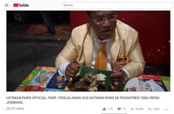 Biasa ke Omnia, Hotman Paris Tak Ragu Makan Nasi Kikil di Pinggir Jalan. Tangkapan layar (Youtube/Hotman Paris Official)