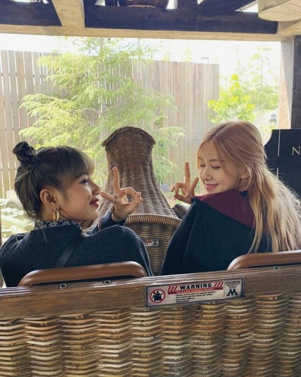 Member BLACKPINK berlibur ke Universal Studios Hollywood. (Instagram/@lalalalisa_m)