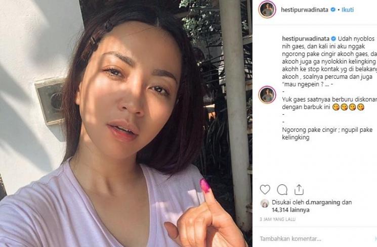 Hesti Purwadinata ajak netizen berburu promo pemilu 2019. (Instagram/@hestipurwadinata)