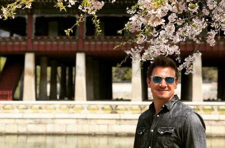 Jeremy Renner Pemeran Hawkeye di Gyeongbokgung (instagram.com/renner4real)