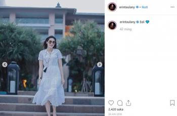 Gaya liburan Erin Taulany istri Andre Taulany. (Instagram/@erintaulany)
