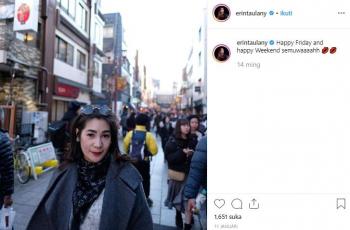 Gaya liburan Erin Taulany istri Andre Taulany. (Instagram/@erintaulany)