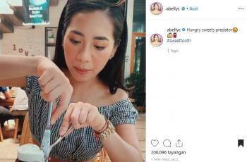 Berburu Cokelat Berbentuk Unik, Abel Cantika Disangka Netizen Makan Toples Sungguhan. (Instagram/@abellyc)