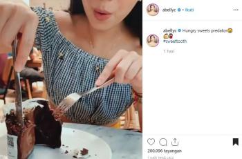 Berburu Cokelat Berbentuk Unik, Abel Cantika Disangka Netizen Makan Toples Sungguhan. (Instagram/@abellyc)