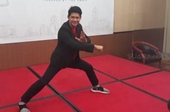 Beri Kejutan Kue Ultah ke Audy Item, Iko Uwais : Jambak !