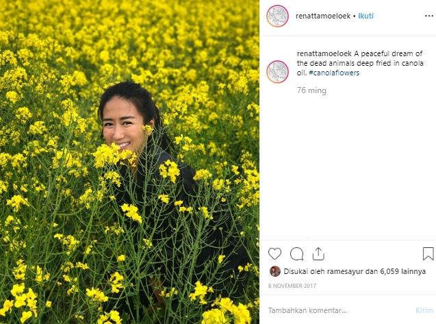 Gaya liburan Chef Renatta Moeloek. (Instagram/@renattamoeloek)