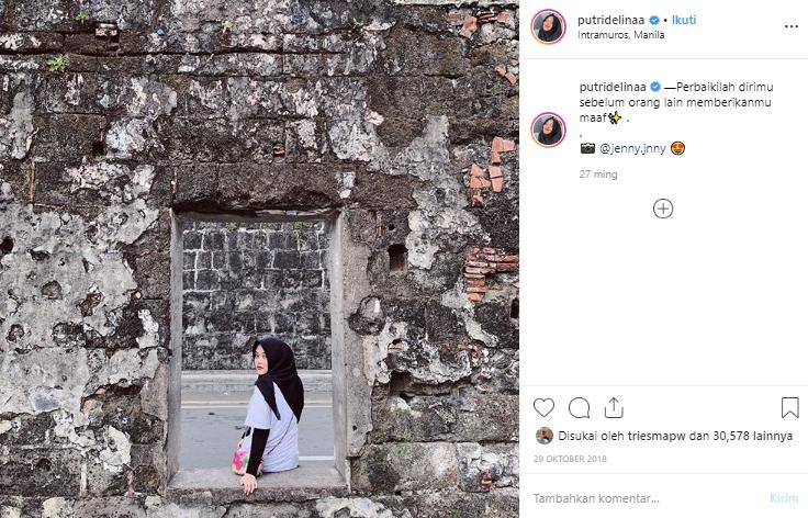 Gaya liburan Putri Delina. (Instagram/@putridelinaa)