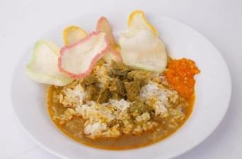 Lezatnya Gulai Tikungan, Sajian Legendaris di Emperan Jakarta