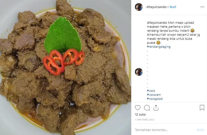 Rendang, hidangan lebaran selain opor. (Instagram/@ditayuirsando)