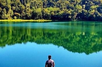 Arakan Kabut dan Sesap Kesejukan di Danau Ranamese Flores nan Menawan