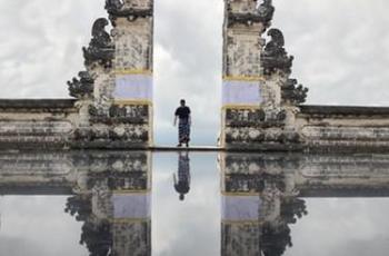 Kecewa Saat Liburan ke Candi Lempuyang, Curhatan Turis Ini Mendadak Viral
