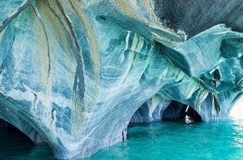 Potret Pesona Relief Cantik Cuevas de Marmol di Chili
