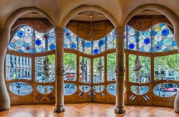 Pesona Casa Batllo, Maha Karya Antoni Gaudi di Barcelona