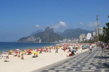 Pantai Ipanema, Spot Terbaik Menikmati Sunset di Rio de Janeiro