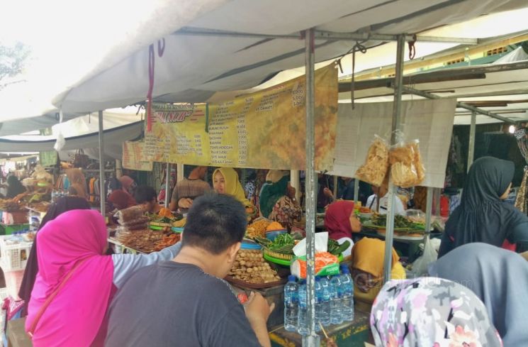 Ngangenin Banget, Ini 5 Potret Suasana Pasar Beringharjo di Yogya