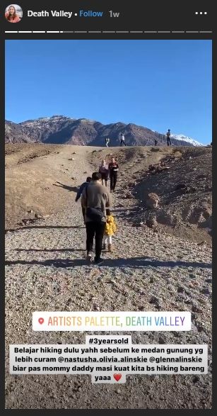 Mendaki Death Valley. (instagram.com/chelseaoliviaa