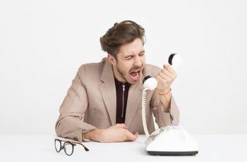 Sakit Hati, Pria Ini Sadap Telepon Restoran Milik Mantan Pacar