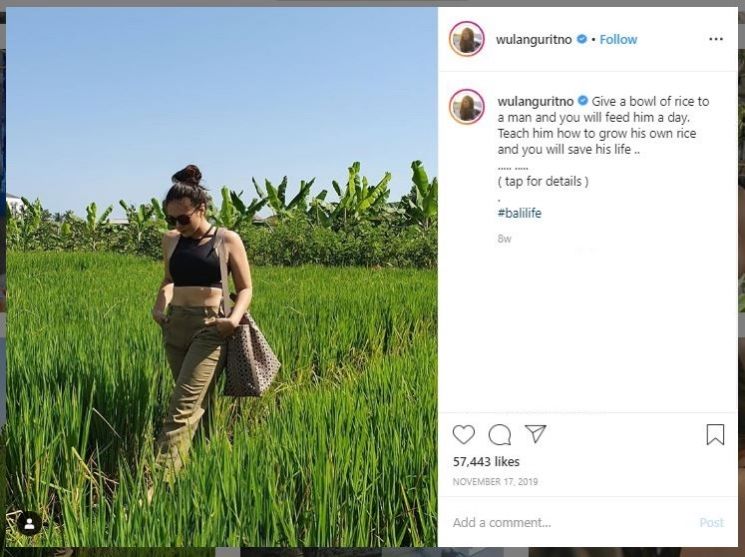 Gaya Seksi Wulan Guritno Saat Liburan (instagram.com/wulanguritno)